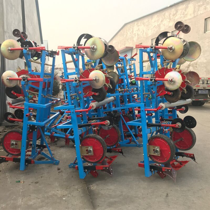 热销多功能花生播种机玉米毛豆膜上点播机覆膜铺盖地膜机