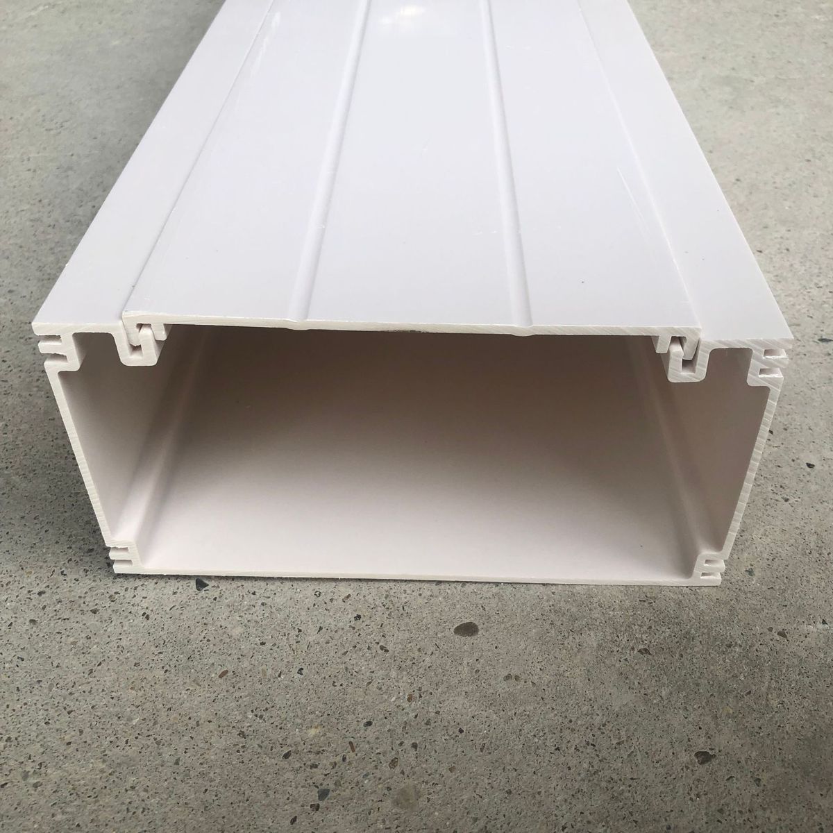 200*100特厚pvc塑料桥架线槽阻燃格大规线槽加厚约5mm