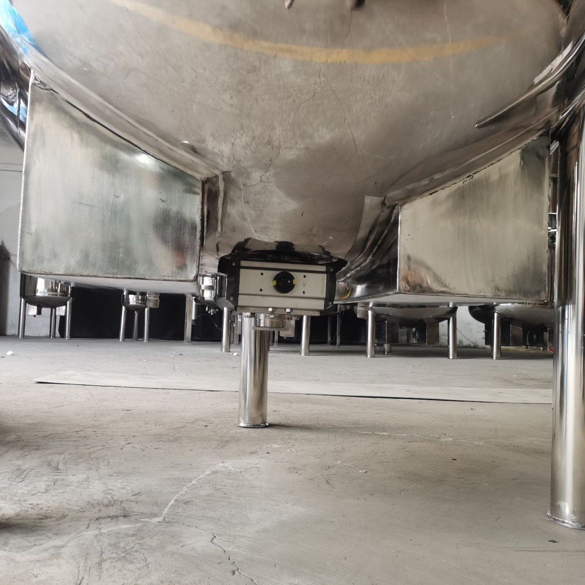 热销不锈钢可倾斜式夹层锅电加热夹层锅保温搅拌商用电加热保温夹