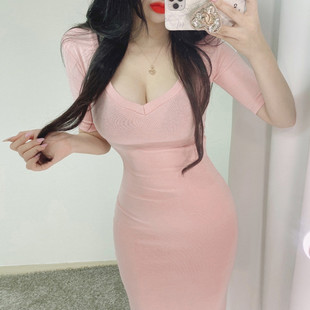 连衣裙女夏季 高货速发性感纯欲风女人味v领低胸短袖 收腰紧身开叉
