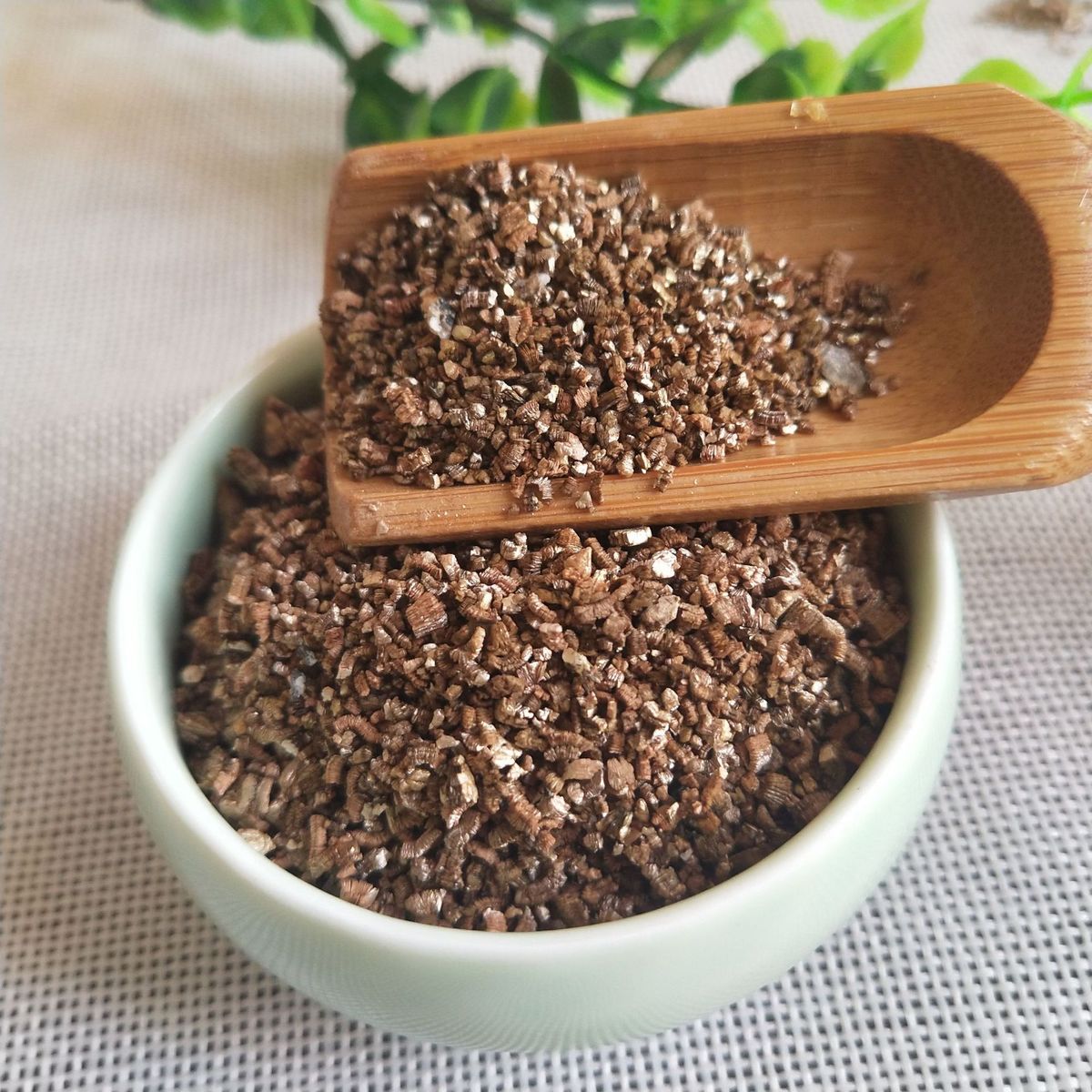 供应育苗蛭石无土栽培蛭石混合金黄蛭石粉200目325目料蛭石粉