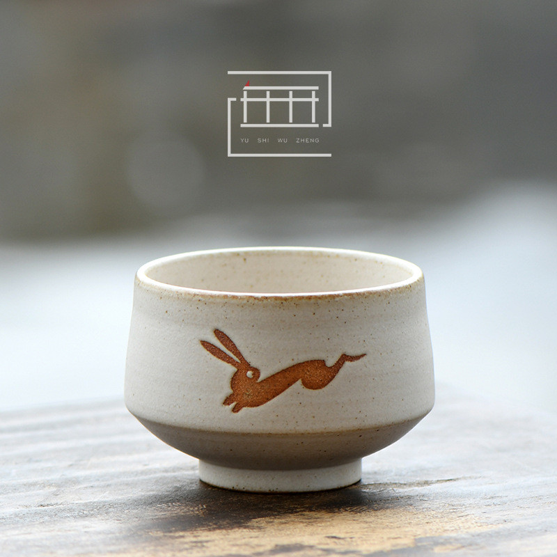 十二生肖手绘茶杯 创意卯兔 粗陶茶具开片釉品茗杯主人杯图案刻制