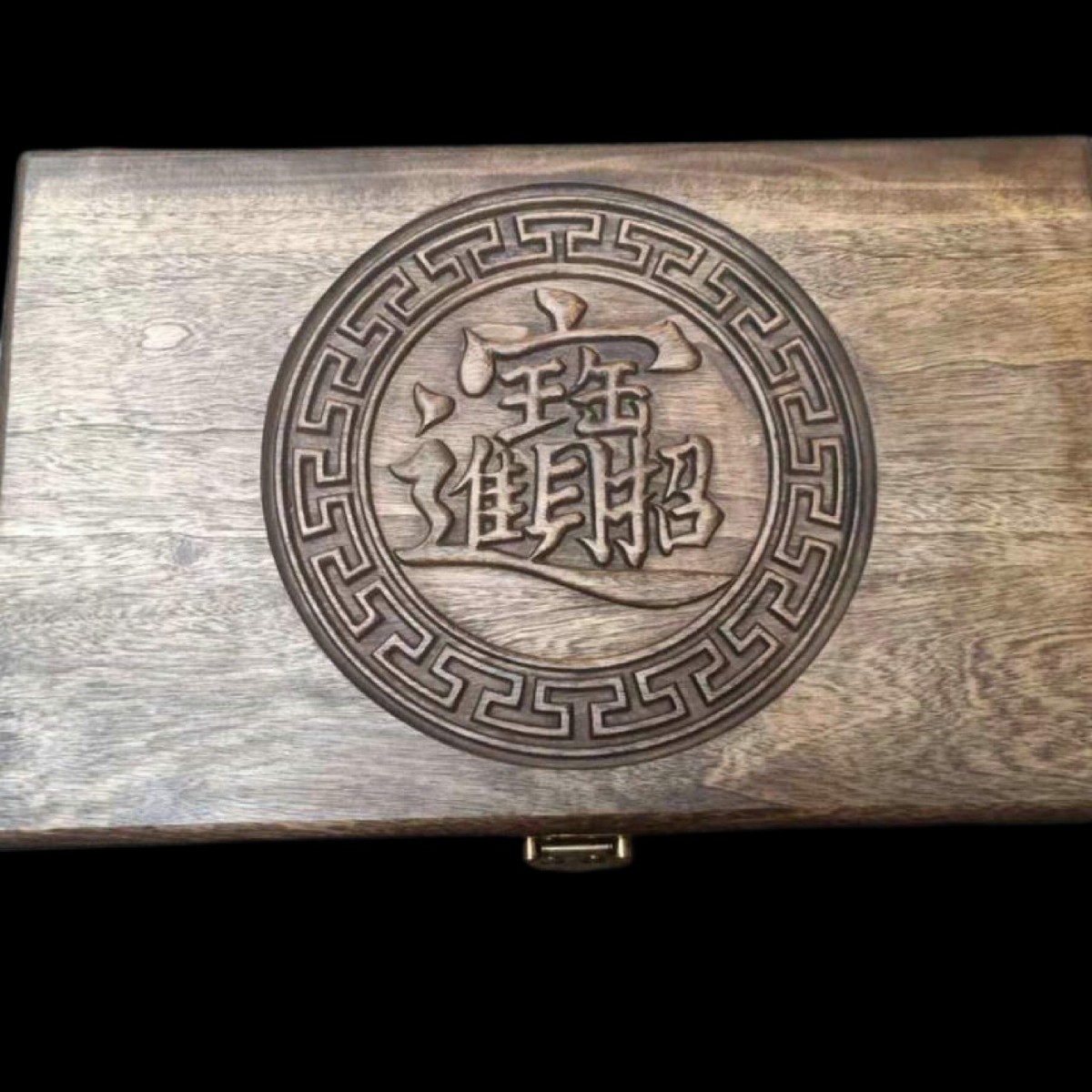 厂家批发老料香樟木箱子仿古嫁妆储物箱字画箱子复古实木收纳箱