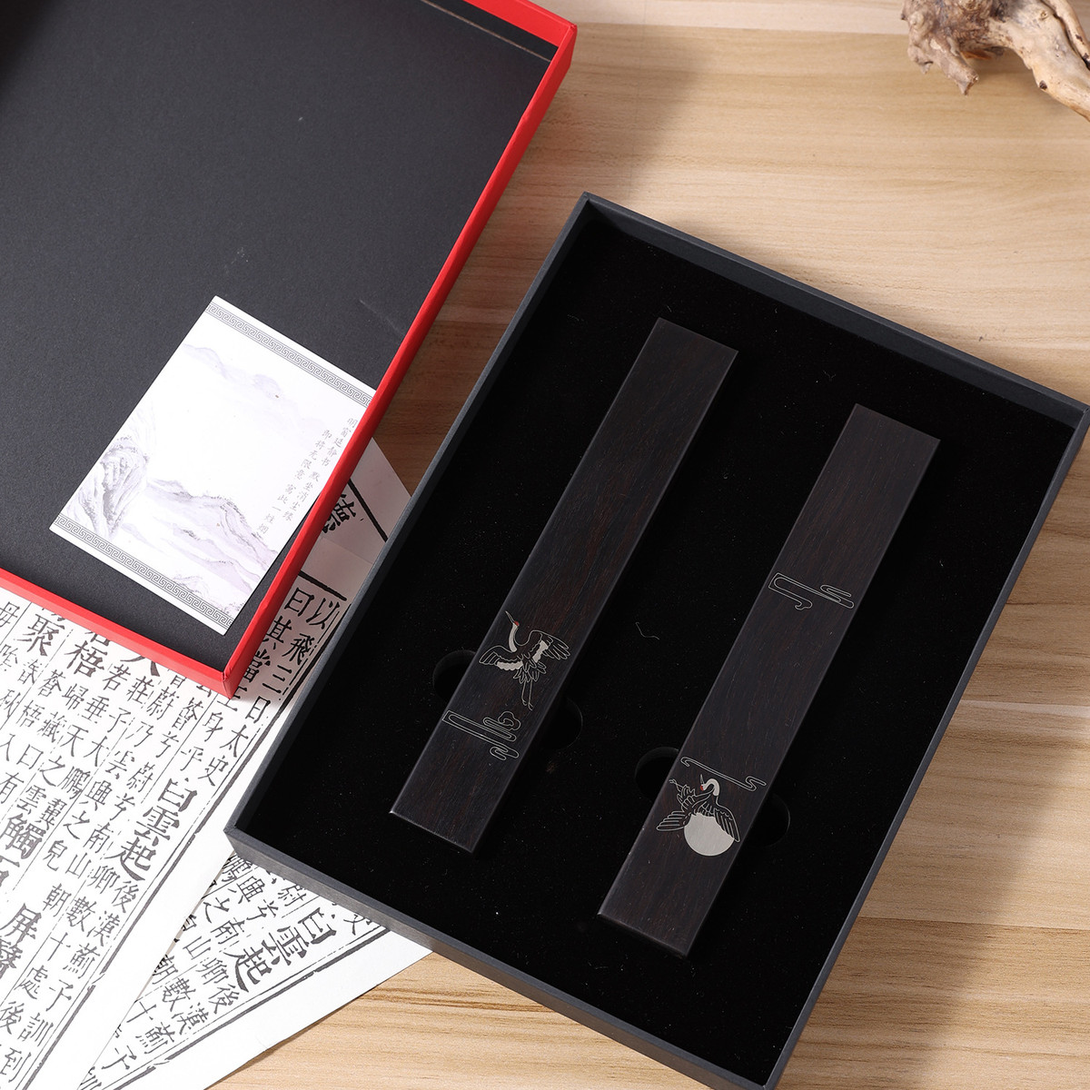 工厂直销檀紫光红木镇纸文房四宝商务礼品时尚简约阴刻书法镇尺