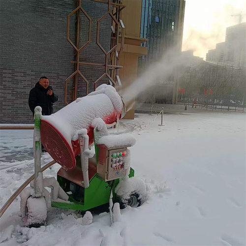 热销大中小型户外机雪机厂家室内游乐场人工制雪机滑雪场雪道造雪