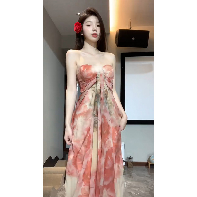 新品法式气质抹胸吊带连衣裙子女夏季2025新款海边度假高级感沙滩
