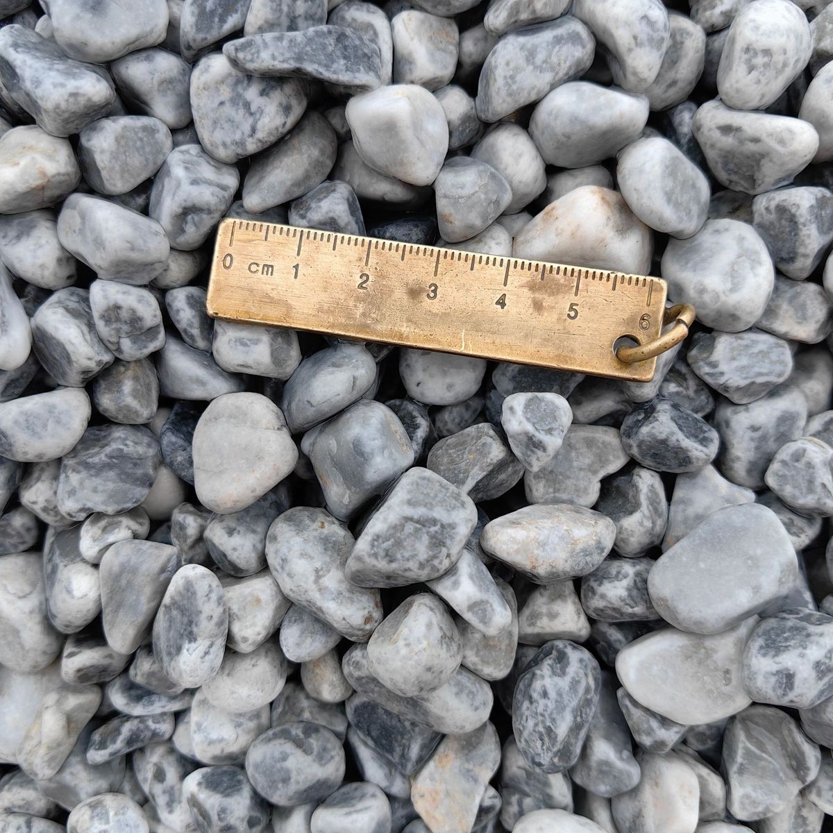 热销厂家批发水磨石透水地坪海浪骨料灰砾石浅灰色卵石碎石铺路造