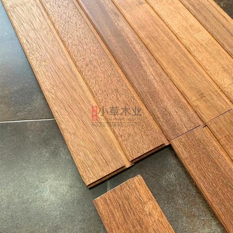 护墙菠萝格扣板阳台吊顶桑拿板室内印尼装饰板防腐木幕墙板厂家