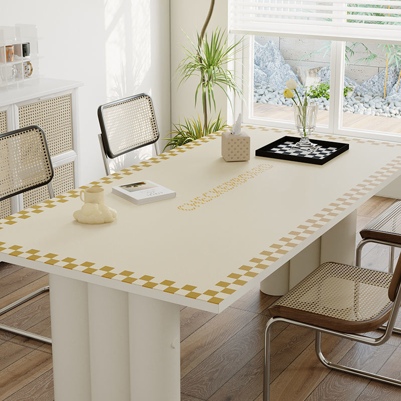 黑白棋盘格皮革防烫高级感餐桌书桌桌布可裁剪防水防油桌垫桌垫
