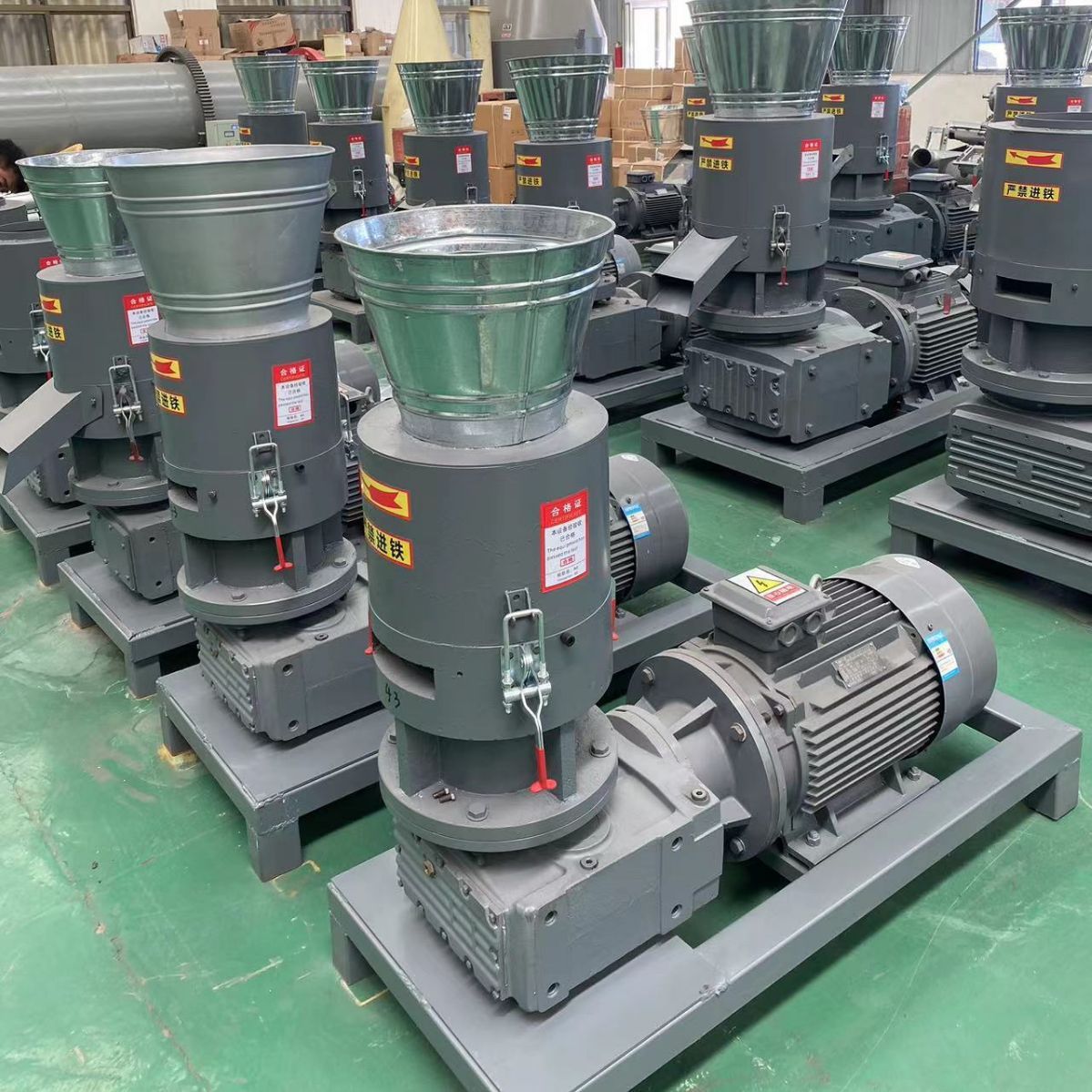 热销多功能生物颗粒机大型枝条锯末木屑制粒机树枝原木造粒机