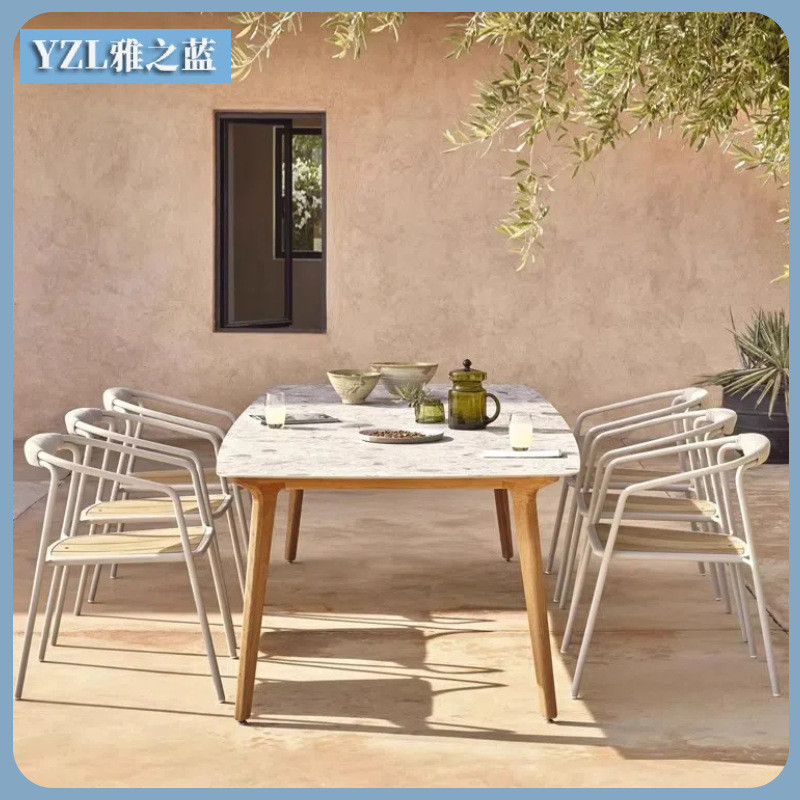 北欧庭院户外桌椅别墅户外柚木桌椅度假村花园露天餐桌椅实木桌椅
