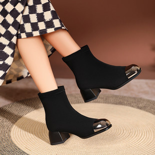 胖脚加宽加肥大码时装靴女高跟秋冬绒面金属铜头粗跟百搭瘦瘦靴