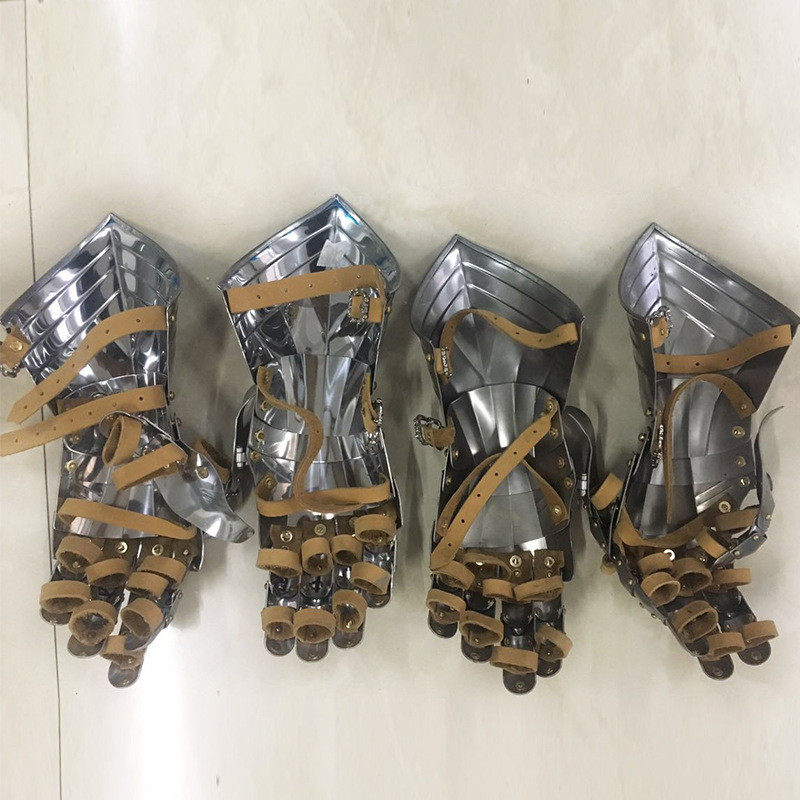 热销现货金属工艺品铁质不锈钢盔甲手套亮面哥特铁艺手套图片