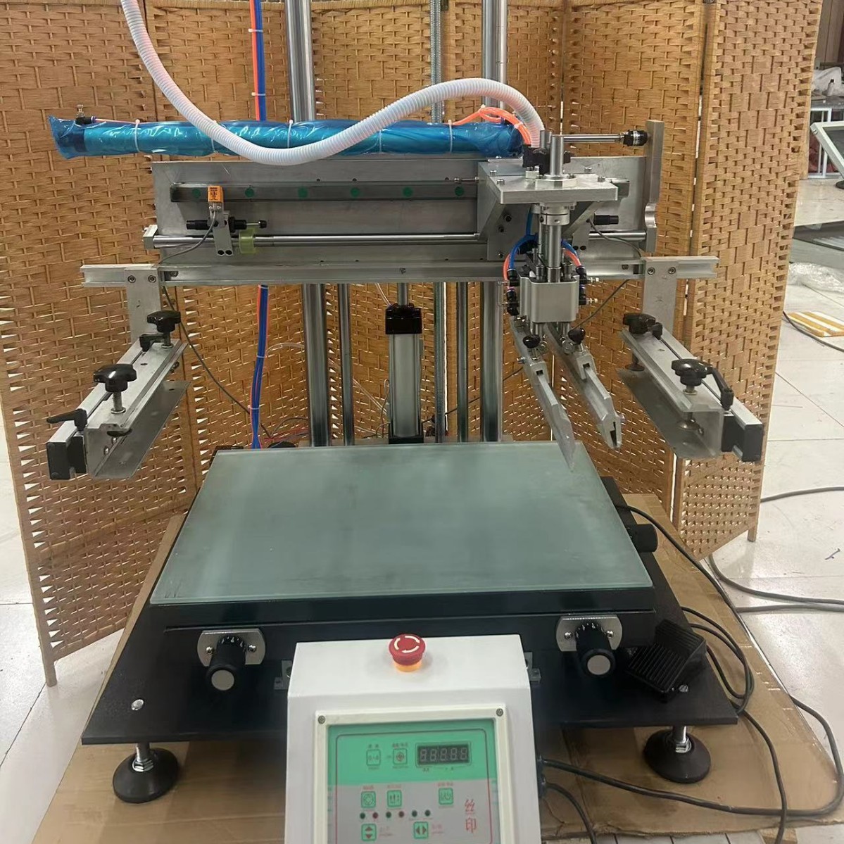 半自动丝印机垂直广告丝印机小型半自动丝印机