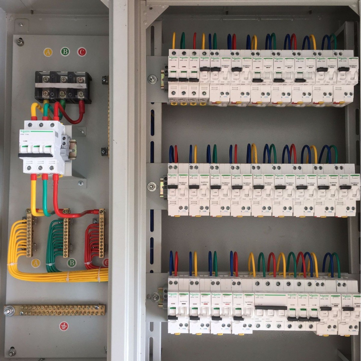 热销广东配电箱成套开关箱工业设备动力配电箱配电箱xm照明配电箱