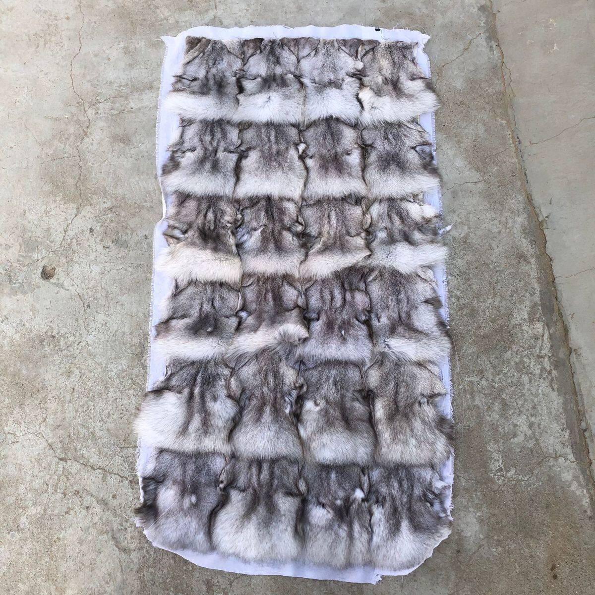 厂家直销定制热销狐狸头褥子狐狸毛草毯子家居样板间地垫支持欧美