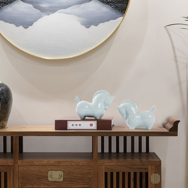 热销富贵新中式陶瓷马摆件青瓷样板间书房茶几书桌茶室博古架软装