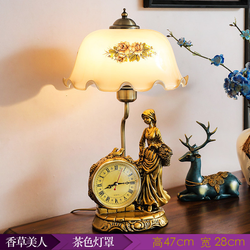 多功能新款高档台灯卧室床头美式钟表复古温馨创意家用客厅书房灯