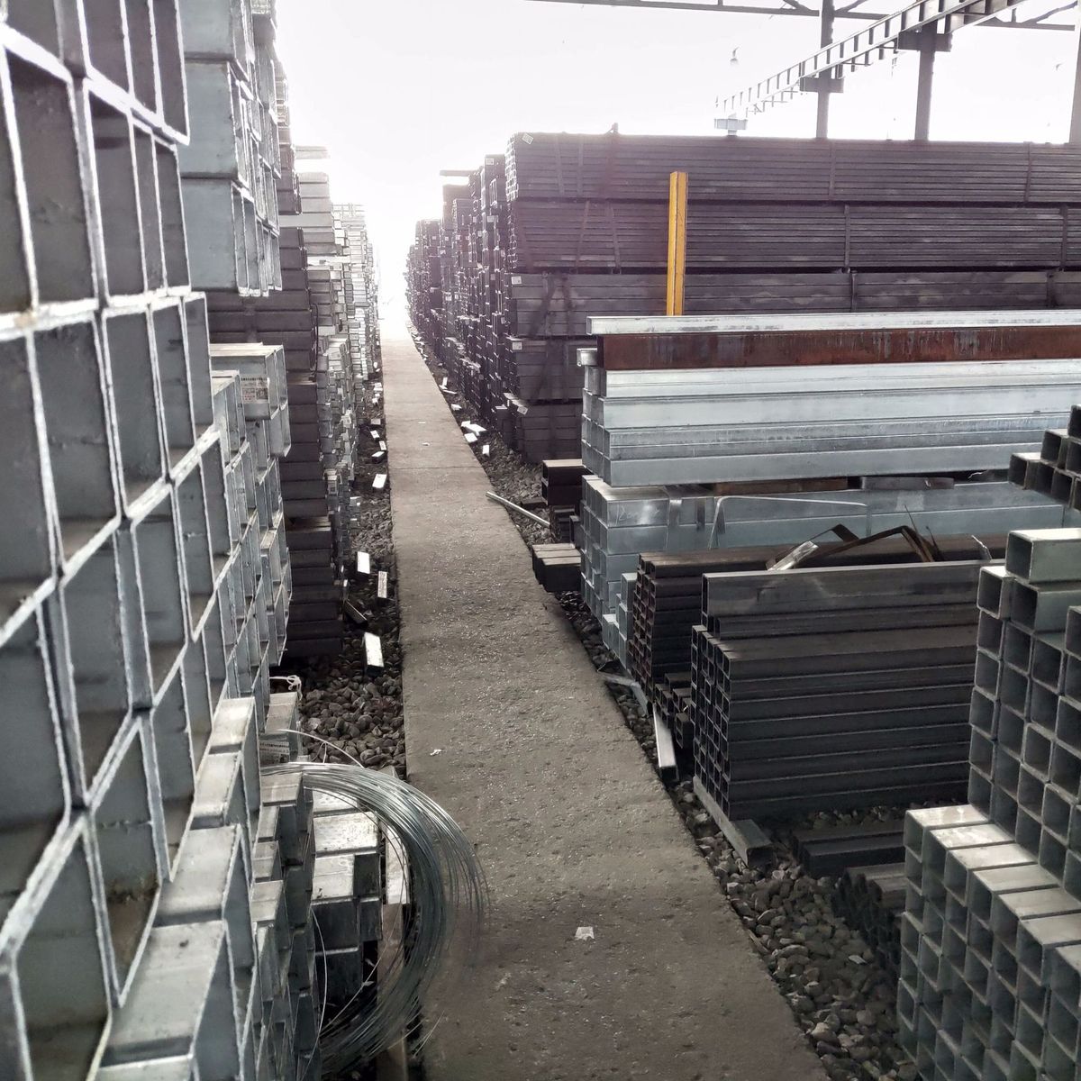 山东泰安黑方管机械设备方管雕刻镀锌用50*100*1.5薄壁方管