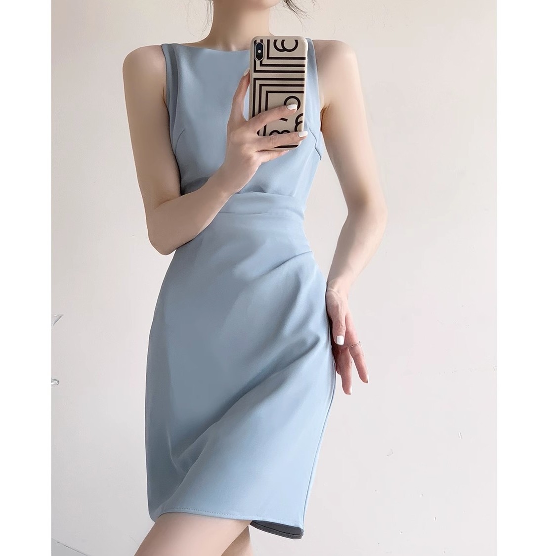 新品蓝色连衣裙夏高级感女神新款设计感小众法式无袖短款吊带裙