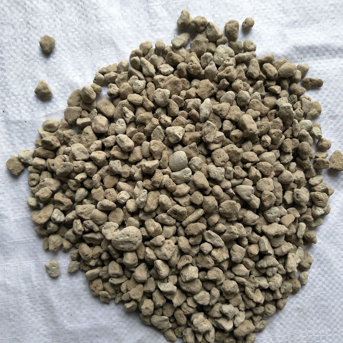 批发轻石浮石兰花盆景土多肉盆垫底微景观装饰大包装（6--10mm)