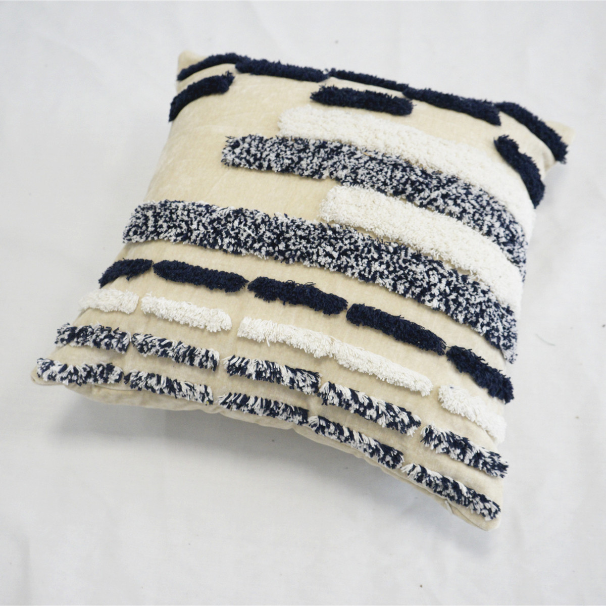 海外风格侘几何条纹装饰品寂风簇绒抱枕套全涤雪尼尔绒布靠垫套