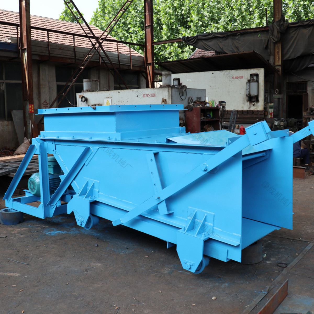 热销给煤机k2k4往复式给煤机煤块齐全隔爆往复式煤矿给煤机型号槽