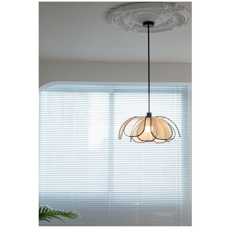 高级感法式布艺餐厅吊灯北欧复古大厅花瓣中古风卧室灯个性吊灯