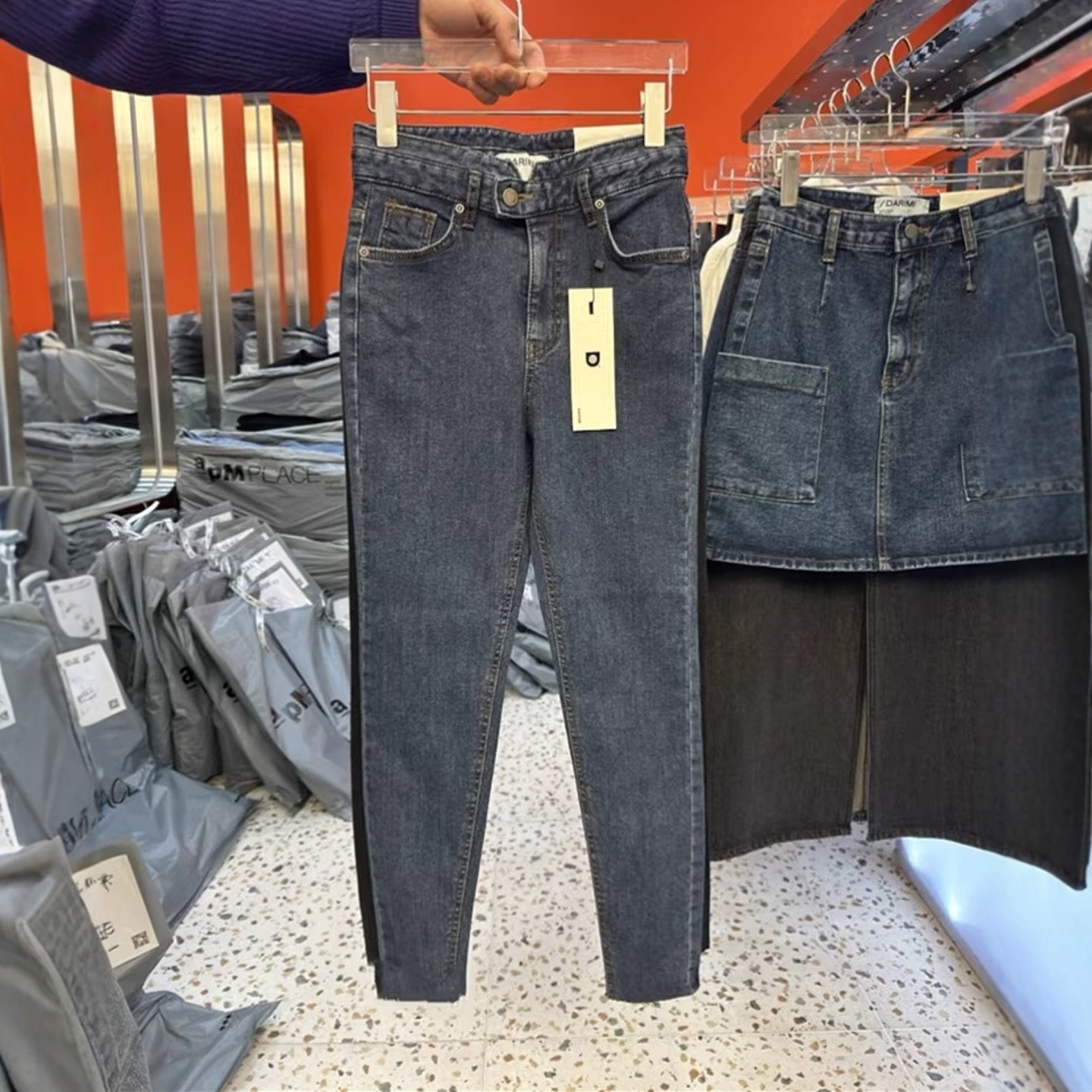 韩国东大门代购DARIMI高腰小脚长裤女秋冬蓝色加厚修身牛仔铅笔裤