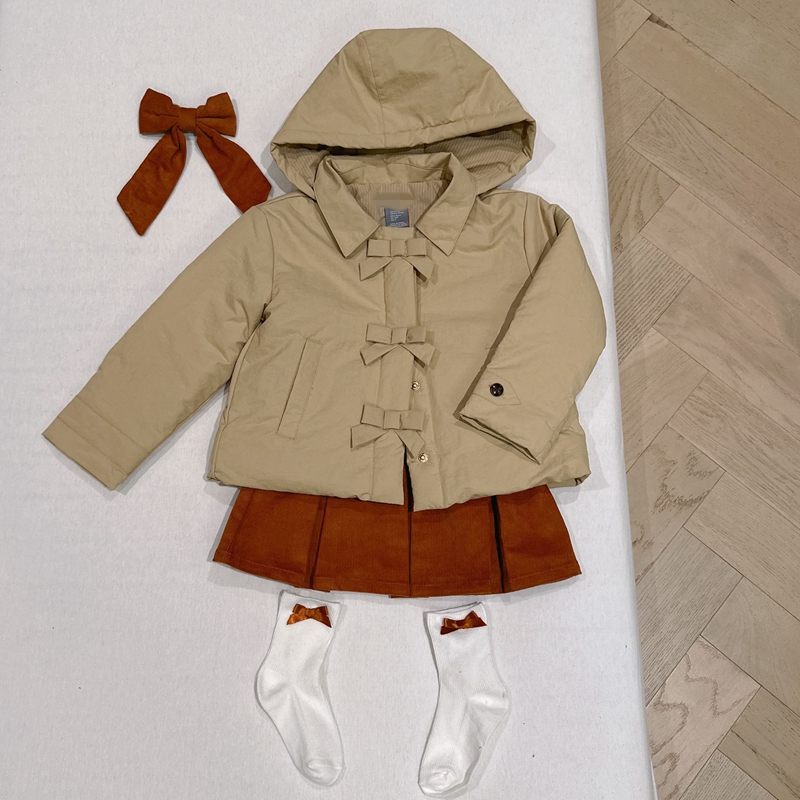 4-12出口女童蝴蝶结单排扣夹棉外套+条绒半松紧腰半裙+蝴蝶结发夹