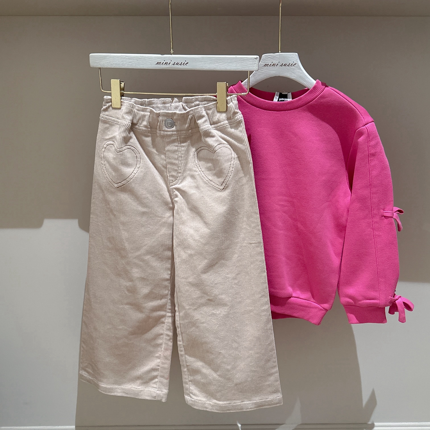 110-155韩系高端女童刺绣爱心条绒直筒裤