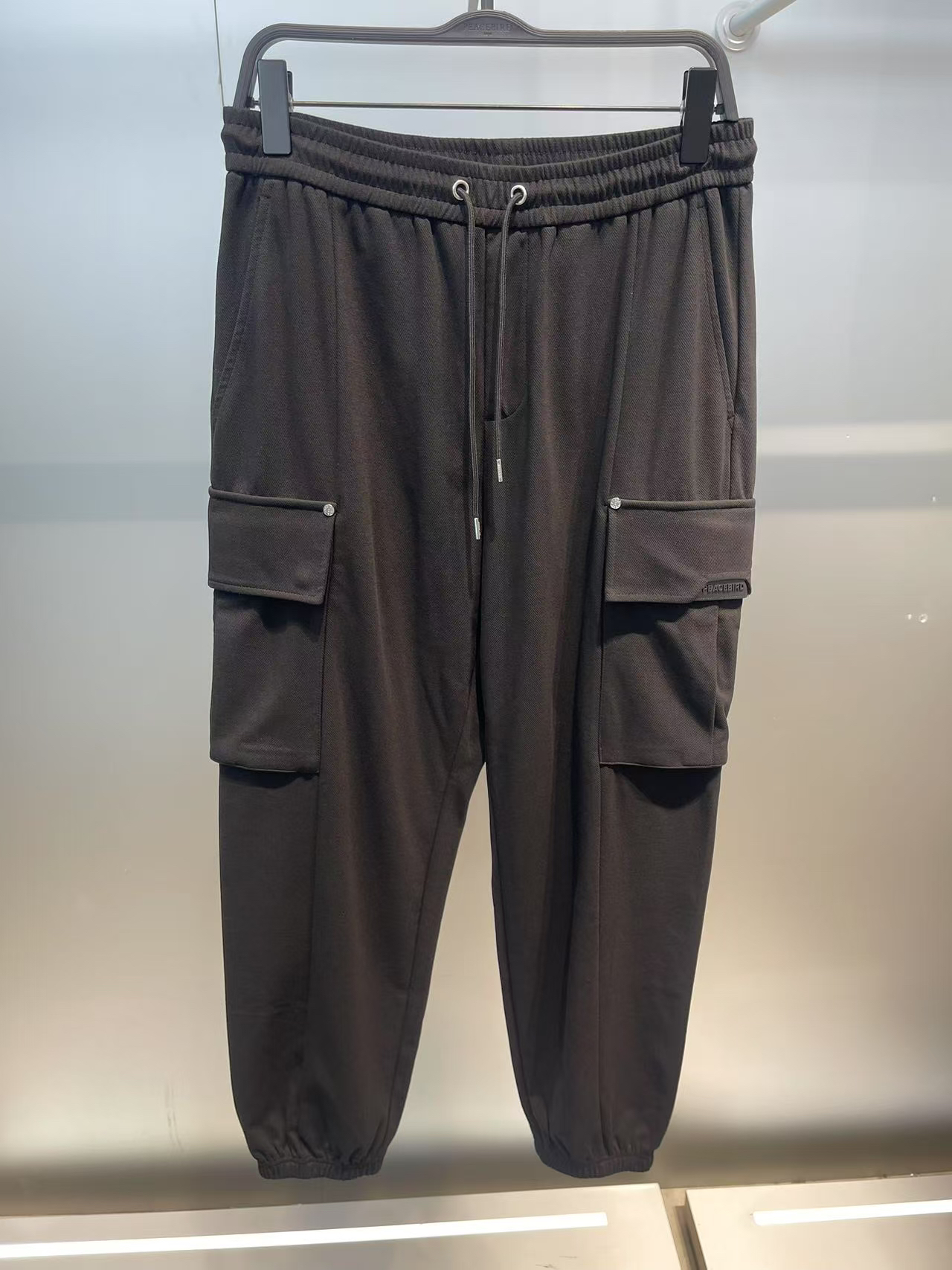 B1GLE3232 太平鸟男装春季新款黑色松紧腰工装风宽松直筒束脚裤潮