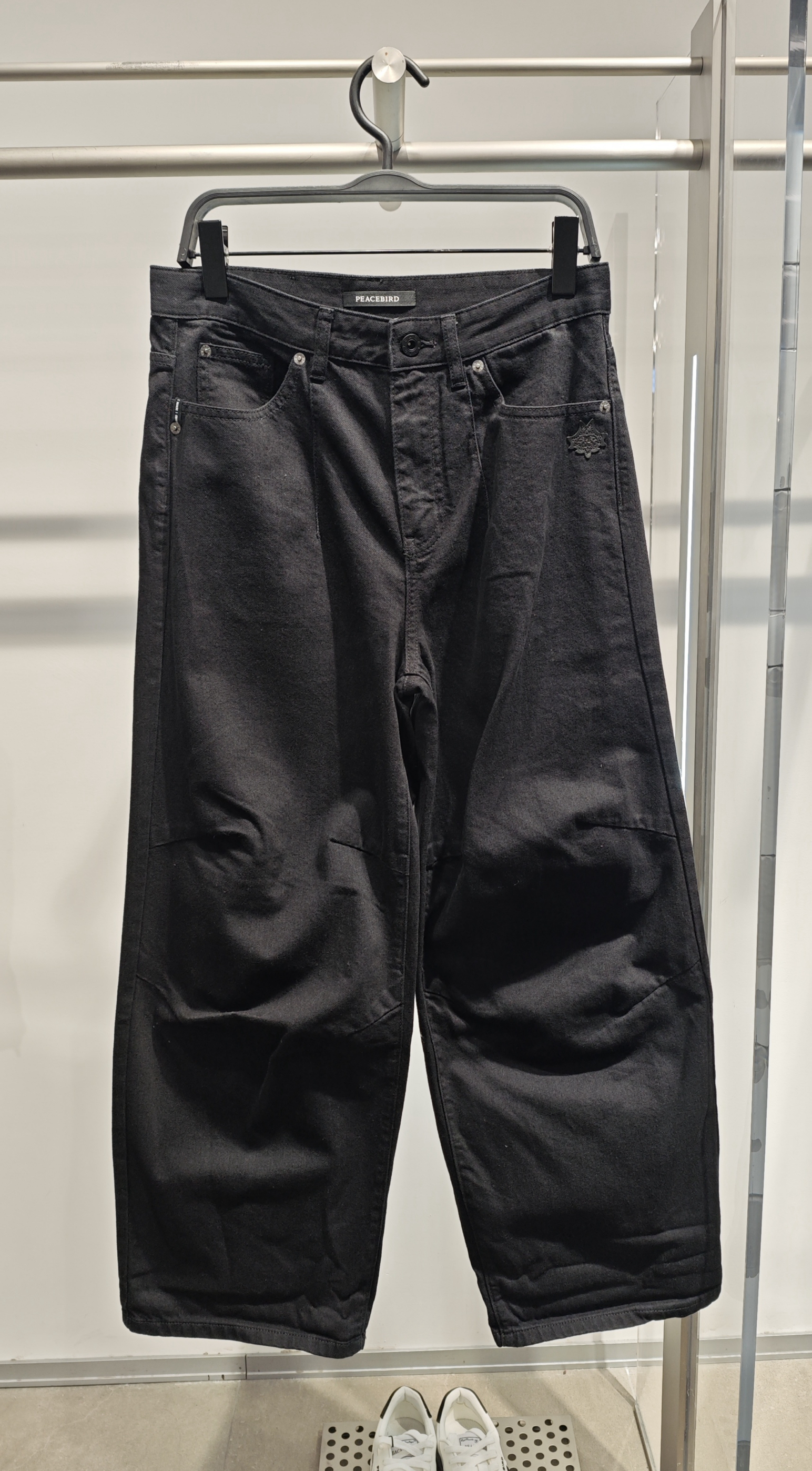 B1HAE410B 太平鸟男装2024年冬季新款黑色廓形直筒百搭阔腿牛仔裤