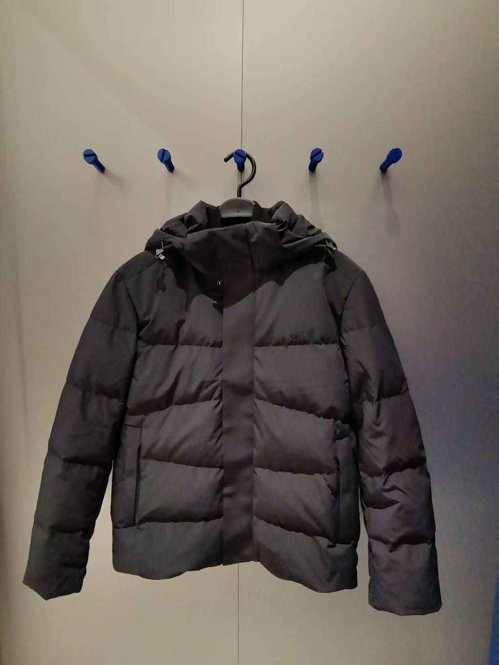 B1ACE4504 太平鸟男装冬季新款黑色宽松鸭绒休闲连帽羽绒服外套潮