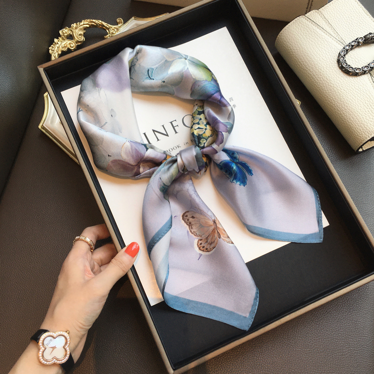小溜家2025春季百搭梦幻蝴蝶100%桑蚕丝围巾真丝丝巾领巾70cm方巾