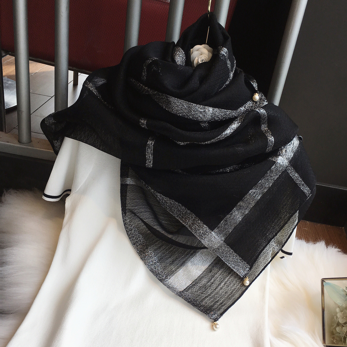 丝巾女春秋季名媛风珍珠亮丝桑蚕丝纱巾百搭围巾披肩两用真丝丝巾