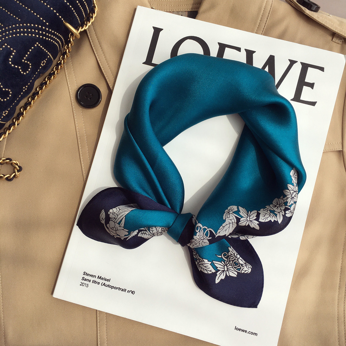 杭州丝绸春季百搭宫廷孔雀蓝装饰围巾小领巾桑蚕丝真丝丝巾小方巾