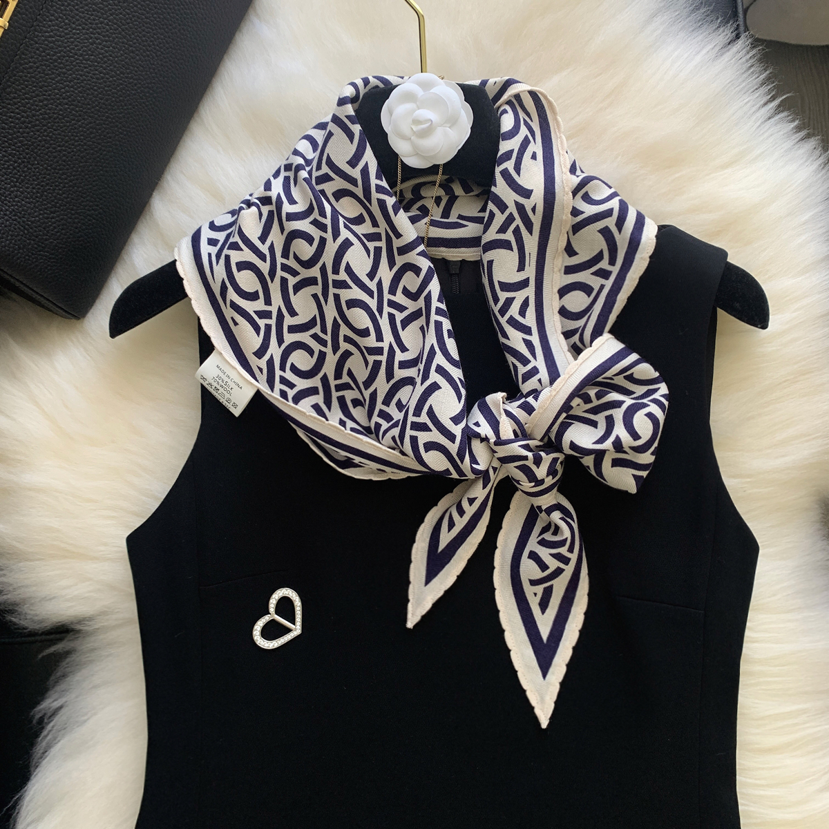 设计款几何菱形巾真丝羊毛围巾丝巾女丝毛披肩两用多功能装饰领巾