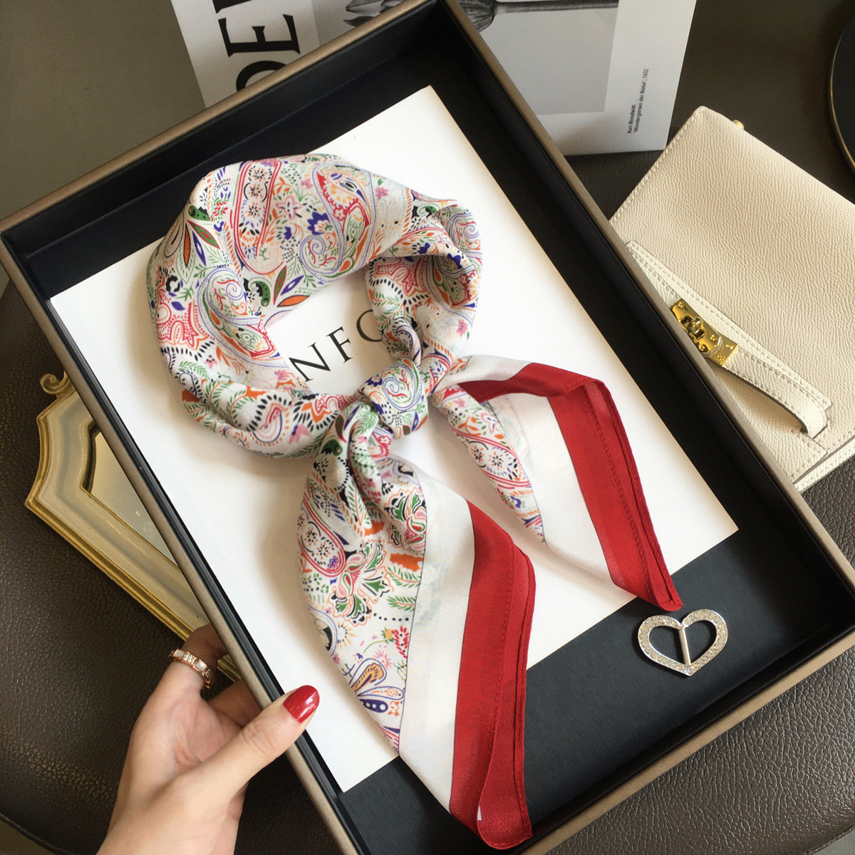 小溜家2025秋季新款异域腰果100%桑蚕丝围巾真丝双绉丝巾百搭方巾,服饰配件/皮带/帽子/围巾,围巾/丝巾/披肩,淘宝优惠券,粉丝福利购,淘宝优惠卷