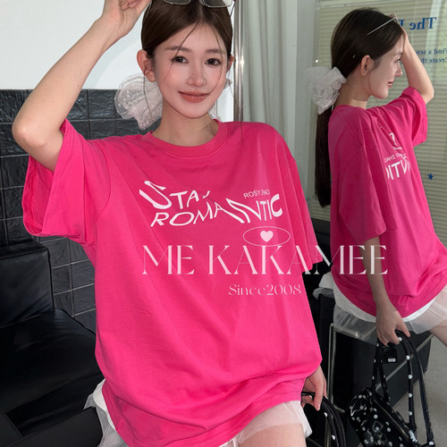 ME KAKAMEE-品韩系简约字母喷画显白树莓粉宽松大版短袖T恤S5225