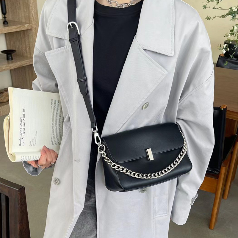 真皮女包包斜挎包女2025新款大容量托特包高级感小众设计单肩包女