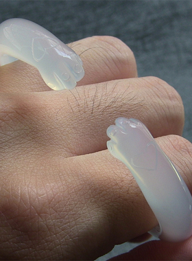 天然巴西玛瑙手镯/秀细加厚款/巧雕猫爪/白月光/强荧光玉髓2223