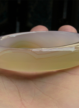 天然巴西玛瑙手镯精美纹理玉髓