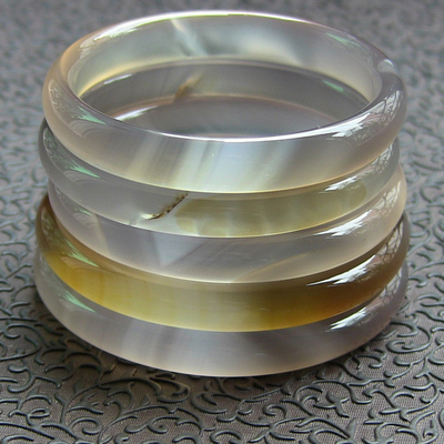 天然巴西玛瑙手镯原色玉髓