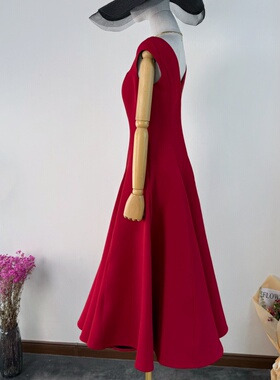 设计师款红色连衣裙26春夏收腰大摆正红色裙子法式