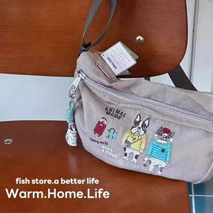 *Fish store*出口日本kusuguru重工刺绣保罗露西斜挎包半月通勤包