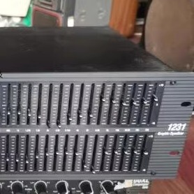 DBX 1231均衡器