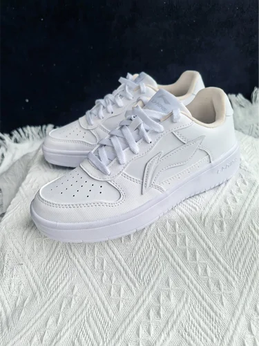 李宁浮舟板鞋女鞋2025新款官方正品低帮休闲鞋白色低帮运动小白鞋