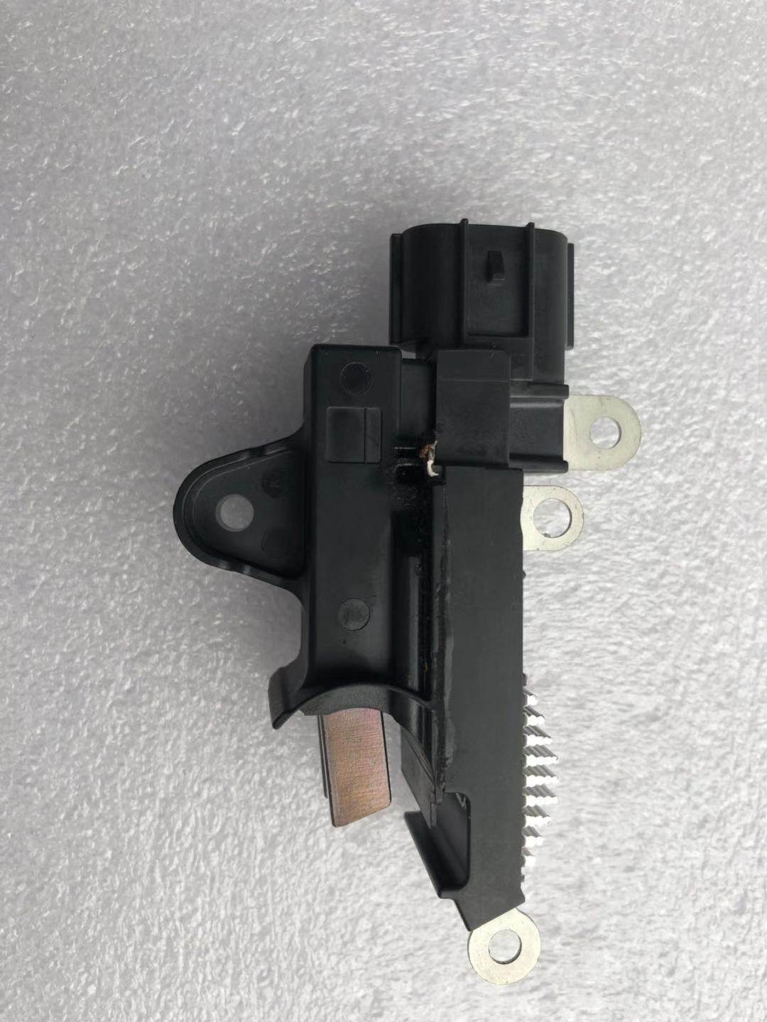 17款2018款现代悦动 2018年领动1.4T发电机调节器 原装正品全新