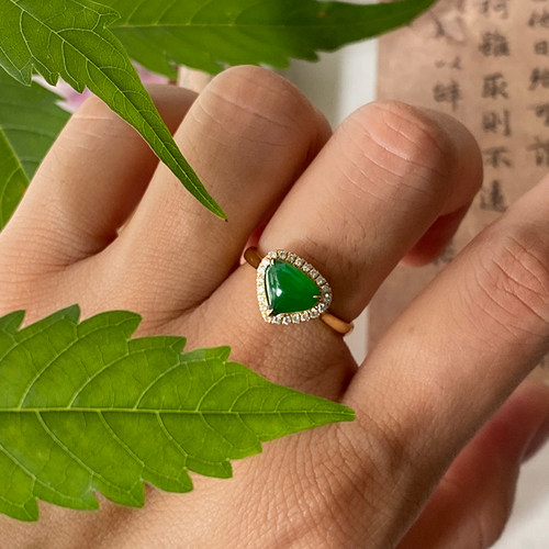 杜工新品辣绿A货缅甸天然翡翠心形蛋面戒指 简约百搭高级女戒指